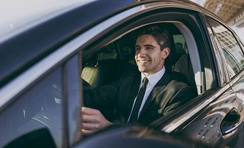 Side,profile,view,smiling,young,driver,smiling,businessman,man, S