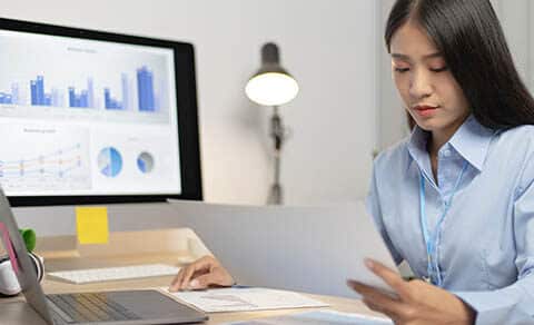 Chief,marketing,officer,in,asia,is,analyzing,the,company's,financial